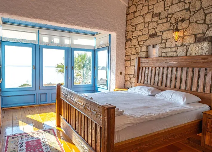 Fener Burnunda Denize Sifir Orjinaltas Malikane Вілла