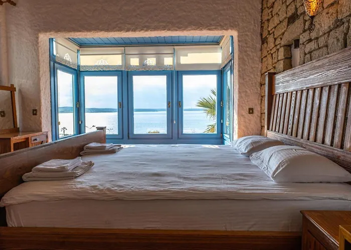 Fener Burnunda Denize Sifir Orjinaltas Malikane Чешме