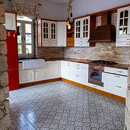 Fener Burnunda Denize Sifir Orjinaltas Malikane Villa *