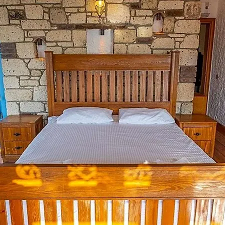 Fener Burnunda Denize Sifir Orjinaltas Malikane Villa